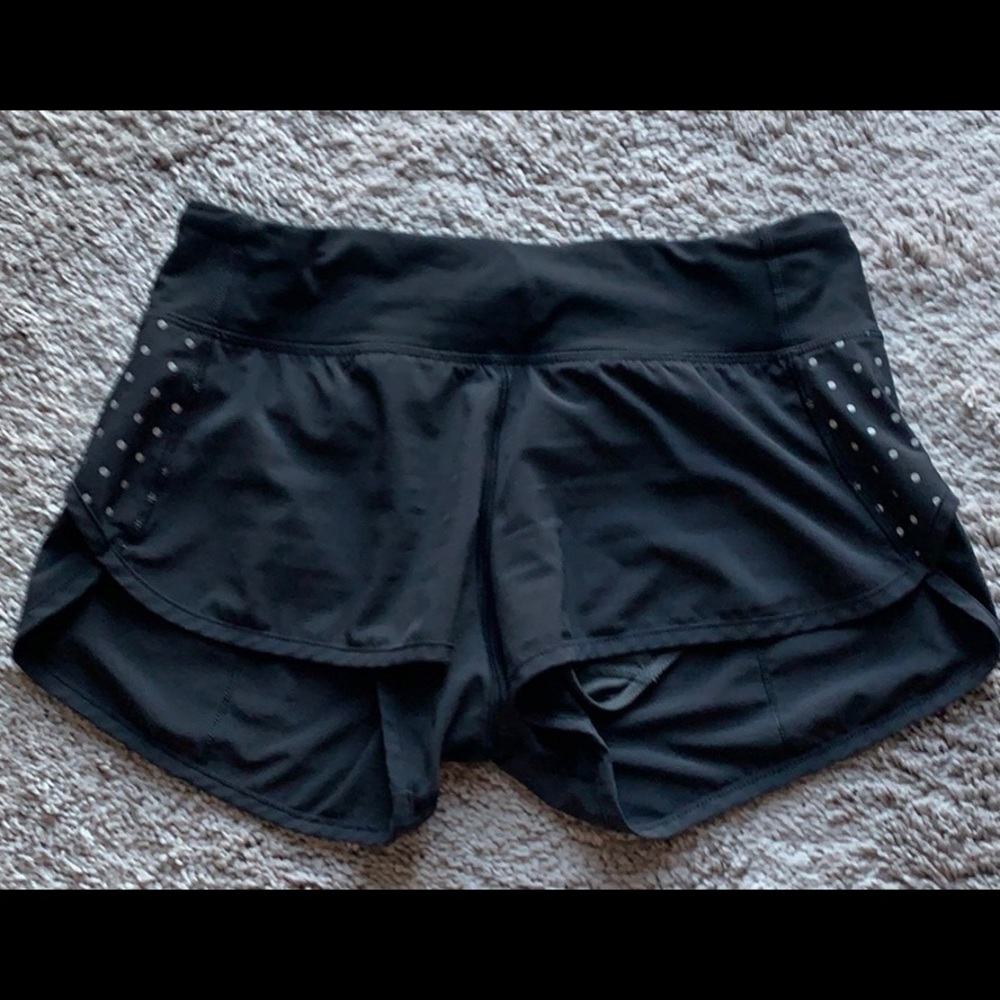 ❌SOLD//Lululemon Speed Up Shorts 2.5” Size 4 Reflective